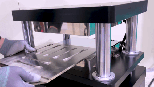 3-ezgif.com-resize.gif